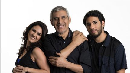 Peteco junto a Martina y Homero.