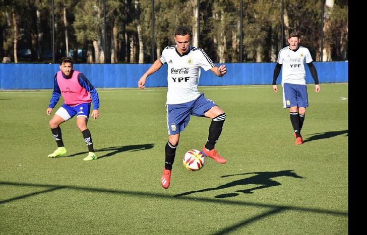 Los pibes de Banfield, Lanús y Temperley arrancan el semestre vistiendo la celeste y blanca.