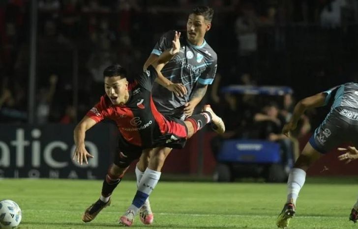 Marcos Arturia se lleva todo por delante.