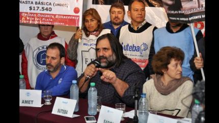 los docentes bonaerenses anunciaron un paro para el miercoles