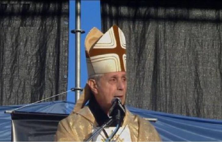 Durante la misa que se celebró a primera hora de este domingo.