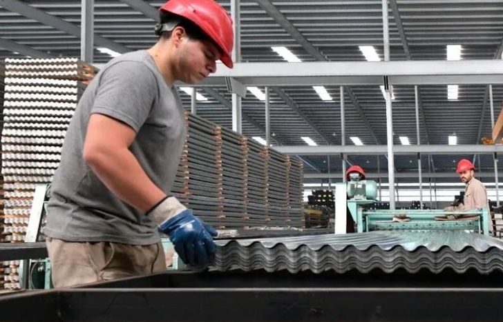 La industria Pyme tuvo una impresionante caída desde que Javier Milei es presidente.&nbsp;