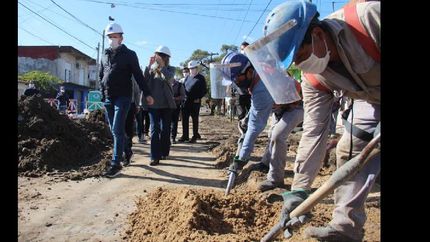 Se reactivó la obra de instalación de la red de cloacas en Budge