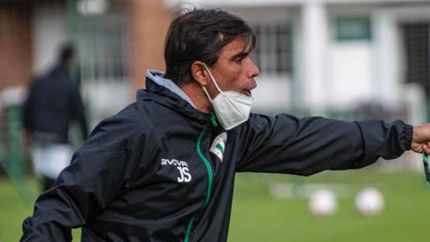 Javier Sanguinetti renovó su contrato por 18 meses.