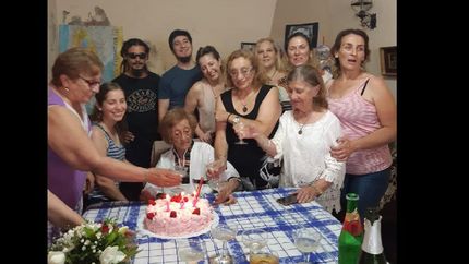 María Teresa es hincha de Temperley y una exmonja. María Teresa es hincha de Temperley y una exmonja.
