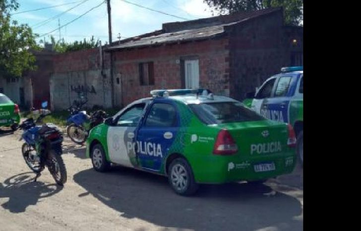 al parecer el hecho ocurrió cuando dos grupos de vecinos se enfrentaron por la posesión de una vivienda.
