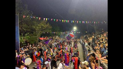 mas de 35 murgas hicieron bailar a miles de vecinos en el carnaval de lomas