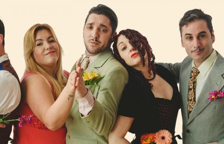 Se verá en YouTube a la gorra.