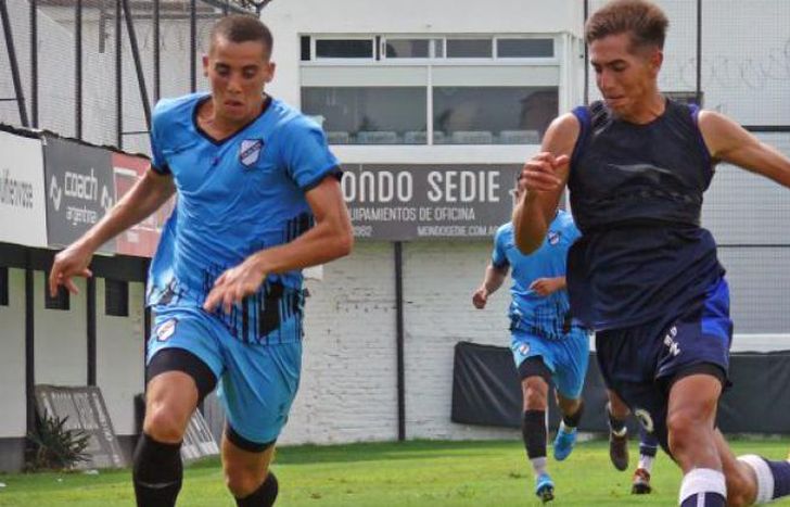 San Martín de Burzaco se presentó en Floresta.