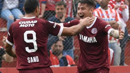 Auzqui festeja en Santa Fe con Sand. ¿Volverá a repetirse? Auzqui festeja en Santa Fe con Sand. ¿Volverá a repetirse?