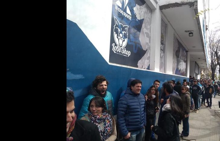 La “Diego manía” no se detiene y Gimnasia atiende a cientos de personas cada día.