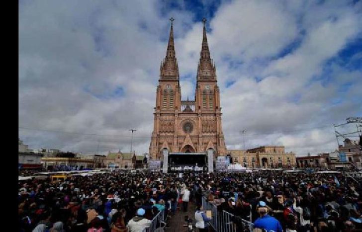 concluyó la caminata con una multitudinaria misa.