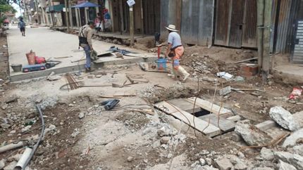continuan las obras de nuevos asfaltos y desagües en lomas