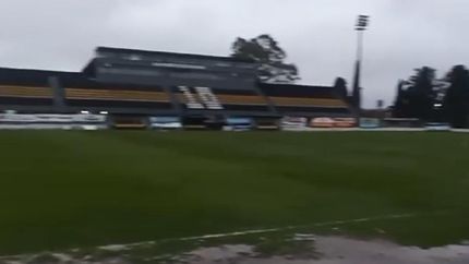 Así está el campo de juego del estadio de Almirante Brown. Así está el campo de juego del estadio de Almirante Brown.