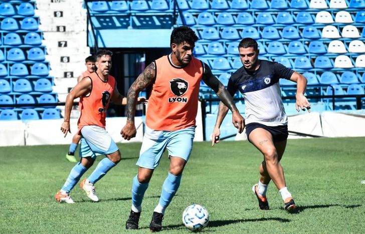 Javier Toledo se pierde el arranque.