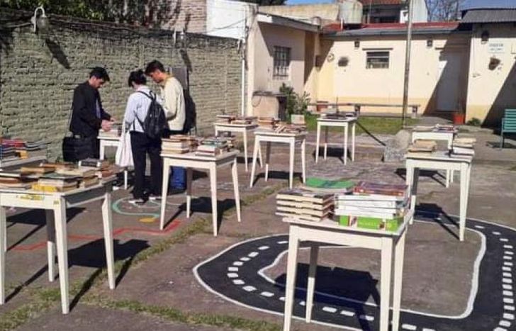 Habrá libros a disposición para que los vecinos puedan llevarse a cambio de un alimento no perecedero