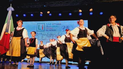 A puro baile, los colores italianos brillaron en el Teatro Municipal de Lomas.