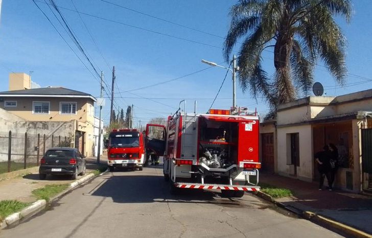 En el lugar trabajaron dos dotaciones de los Bomberos de Lomas.