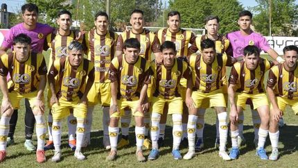 El equipo de Arsenal de Llavallol que debutará el domingo ante Villa Garibaldi.
