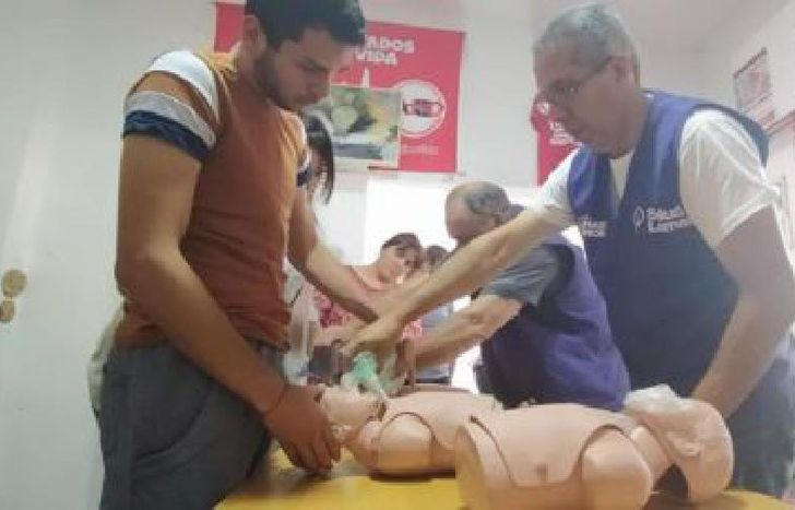 participaron alrededor de 15 personas en la sede de Lomas.