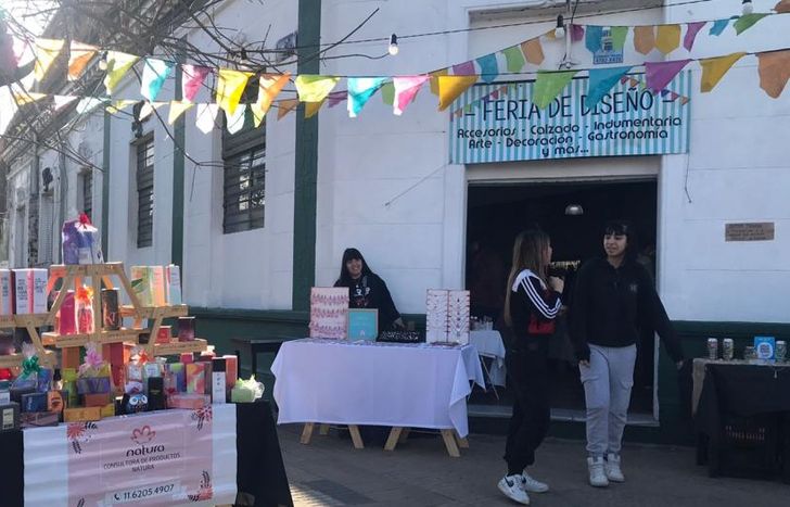 La feria es cada vez más exitosa en el barrio.