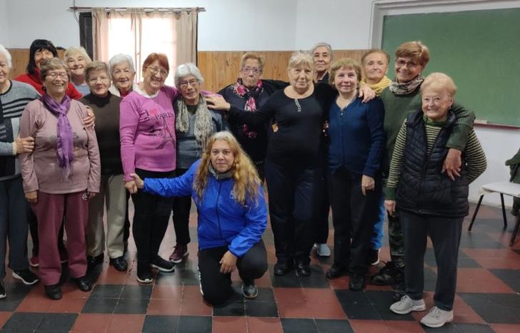 Socializan, se mueven, se divierten y se sienten mejor física y emocionalmente.