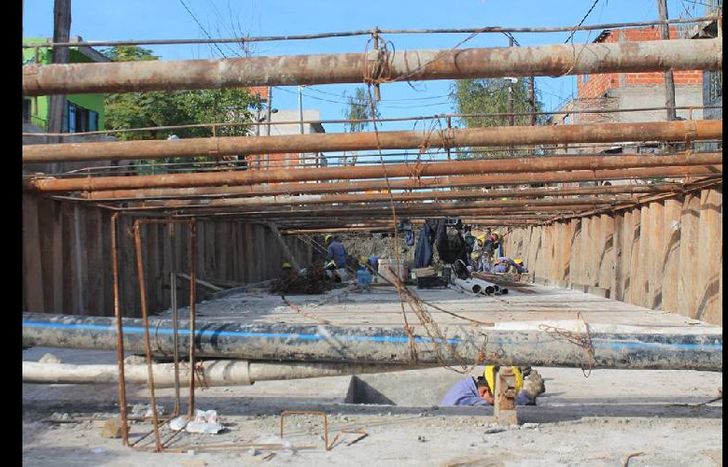 El conducto tiene origen en la desembocadura del Río Matanza y Vucetich.