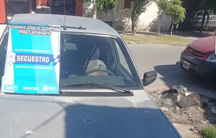 Con un auto y una moto realizaban los raíd delictivos.