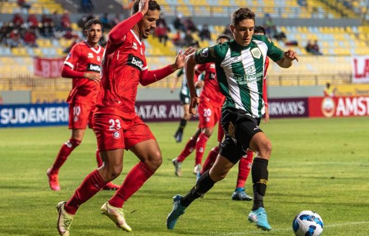 Cruz no pudo opciones de gol y fue reemplazado.