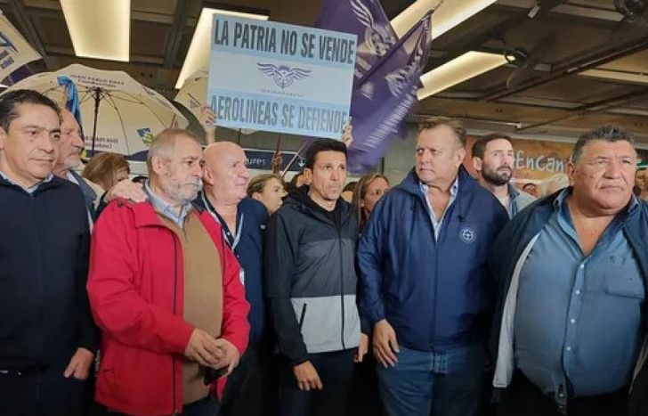 Los gremios aeronáuticos pararán este viernes por 24 horas.