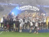 Lanús ganó la primera Recopa Sudamericana de su historia.