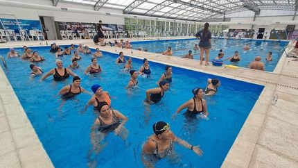 Clases de aquagym en el Parque de Lomas.
