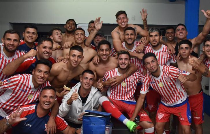 Felicidad total, triunfo y punta.