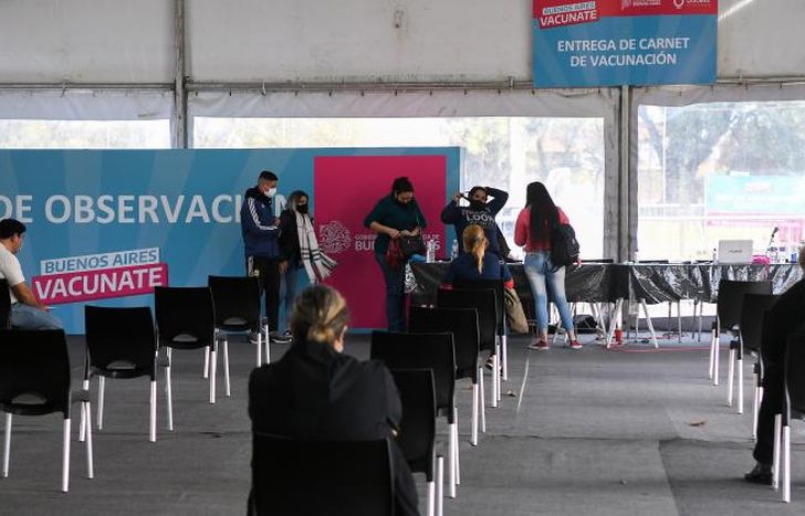 Más de 5 millones de personas recibieron la primera dosis.