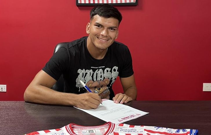 Maidana es lateral izquierdo.