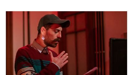 Se inspiró en Lomas de Zamora como conglomerado y lanzó un libro de poesía.