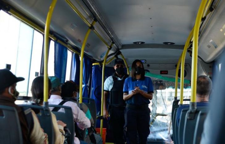 Controles y concientización en el transporte público.