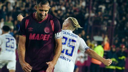El Ruso Ascacíbar festeja el gol que abrió el partido entre Lanús y Boca.