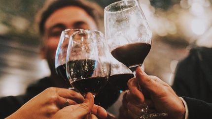 Habrá promociones para la compra y recarga de copas de vino.