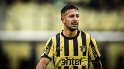 Se cayó el pase de Facundo Batista de Peñarol a Lanús.