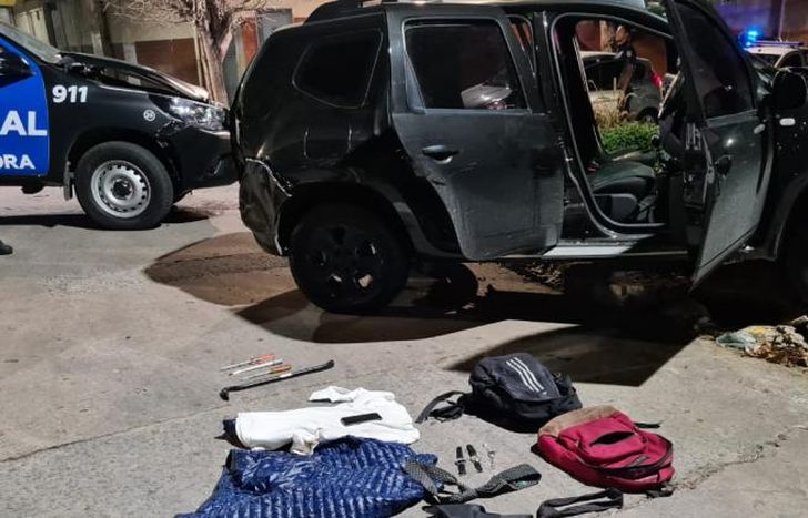 Se incautaron varias herramientas y un arma de fuego.