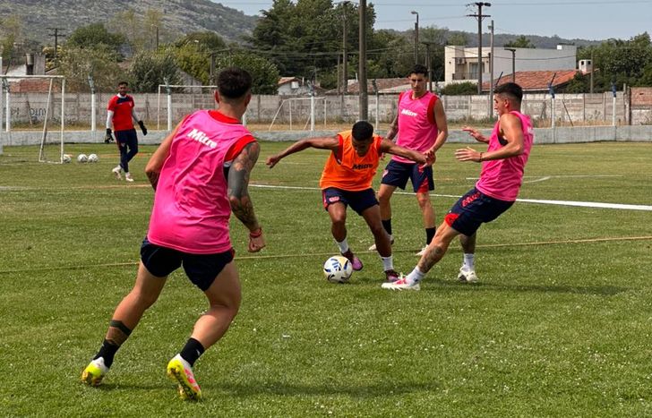 Los Andes avanza con su pretemporada en Balcarce.