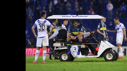 Ábila salió lesionado a los 34 minutos por una molestia.