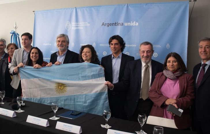 Vizzotti y Filmus, en la presentación de la vacuna.