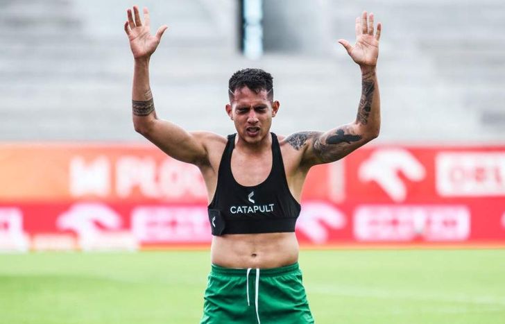 Castañeda busca triunfar en el fútbol argentino.