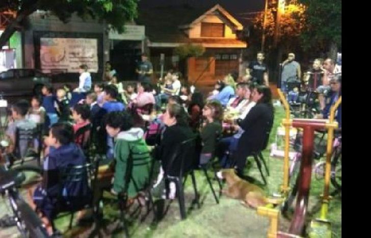 hoy a las 17 abierto a la comunidad.
