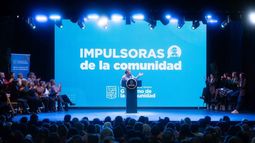 Federico Otermín y Daniela Vilar encabezaron el lanzamiento del programa en Lomas.