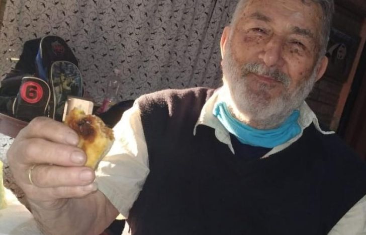 La persona asesinada fue encontrada sin vida en su casa.