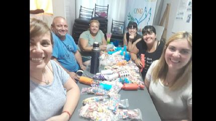 el grupo de solidarios en pleno trabajo antes de la pandemia. el grupo de solidarios en pleno trabajo antes de la pandemia.