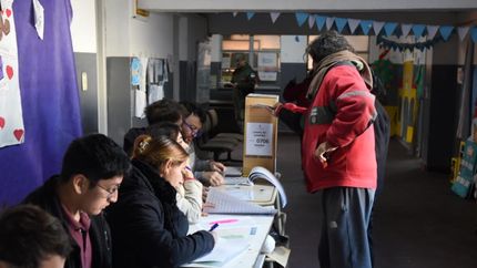 A nivel local se eligen 12 concejales y 5 consejeros escolares.